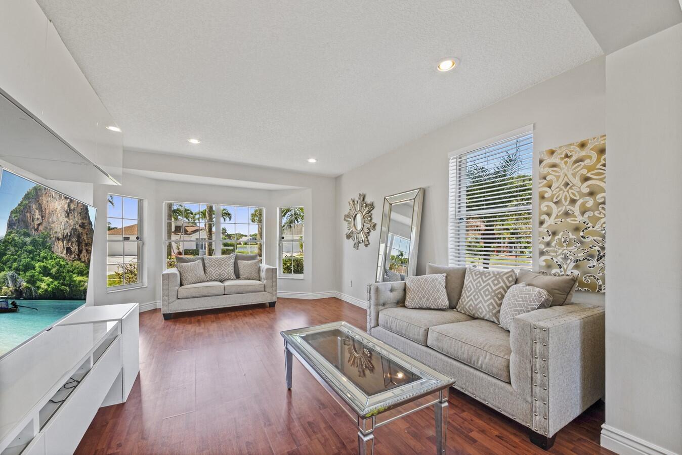 18860 La Costa Lane Boca Raton, FL 33496 - Photo 5 of 49 Neutral Floorping