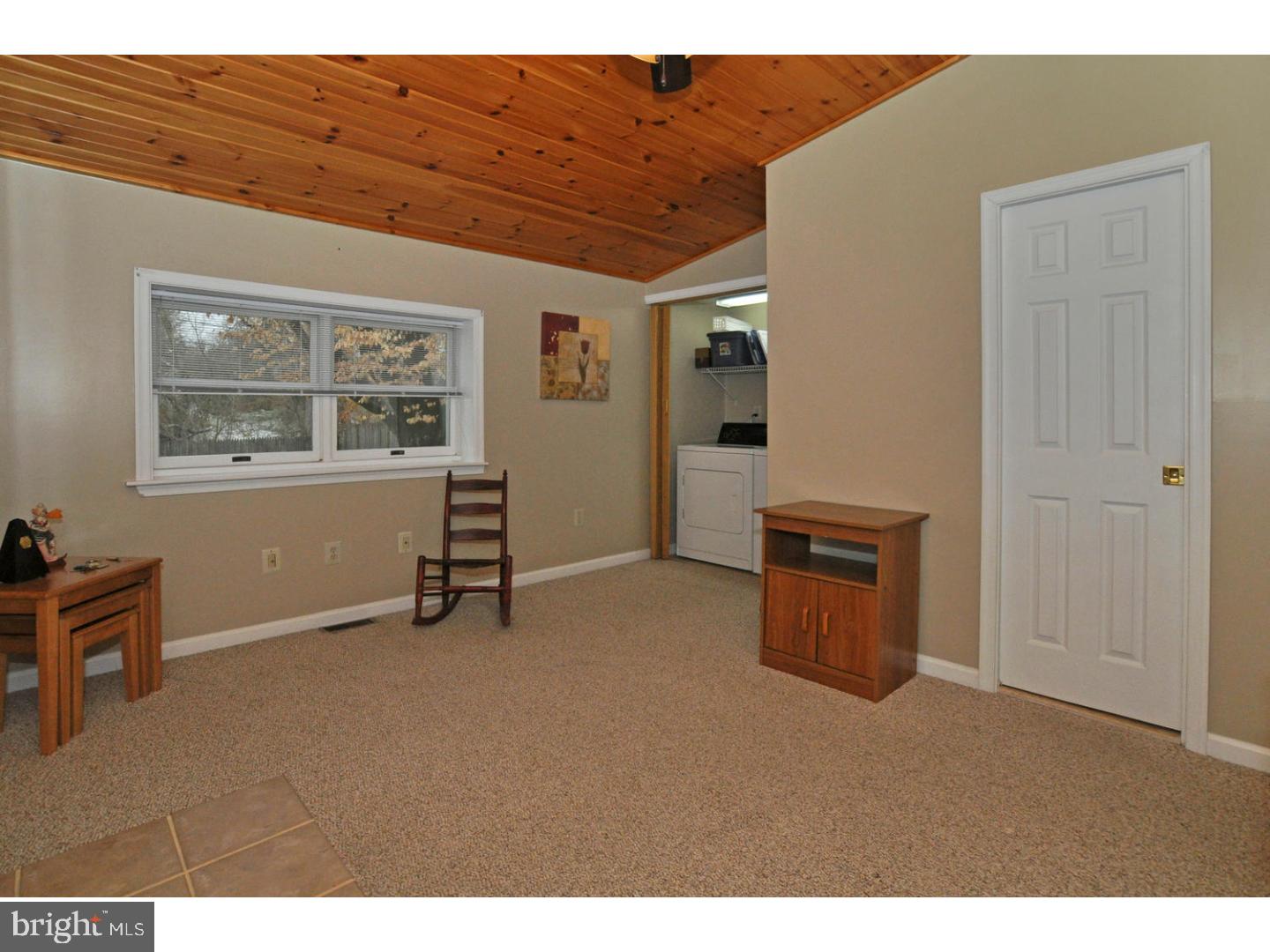 336 Lyster Road Oreland, PA 19075 - Photo 11 of 25 Family Room