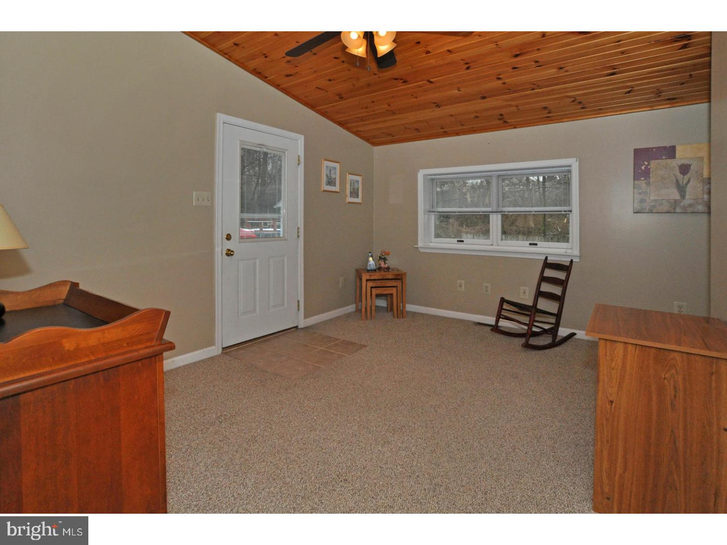 336 Lyster Road Oreland, PA 19075 - Photo 10 of 25 Family Room