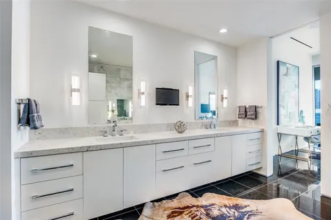 $1,650,000 | 1717 Arts Plaza, Unit 2107, Dallas, TX 75201