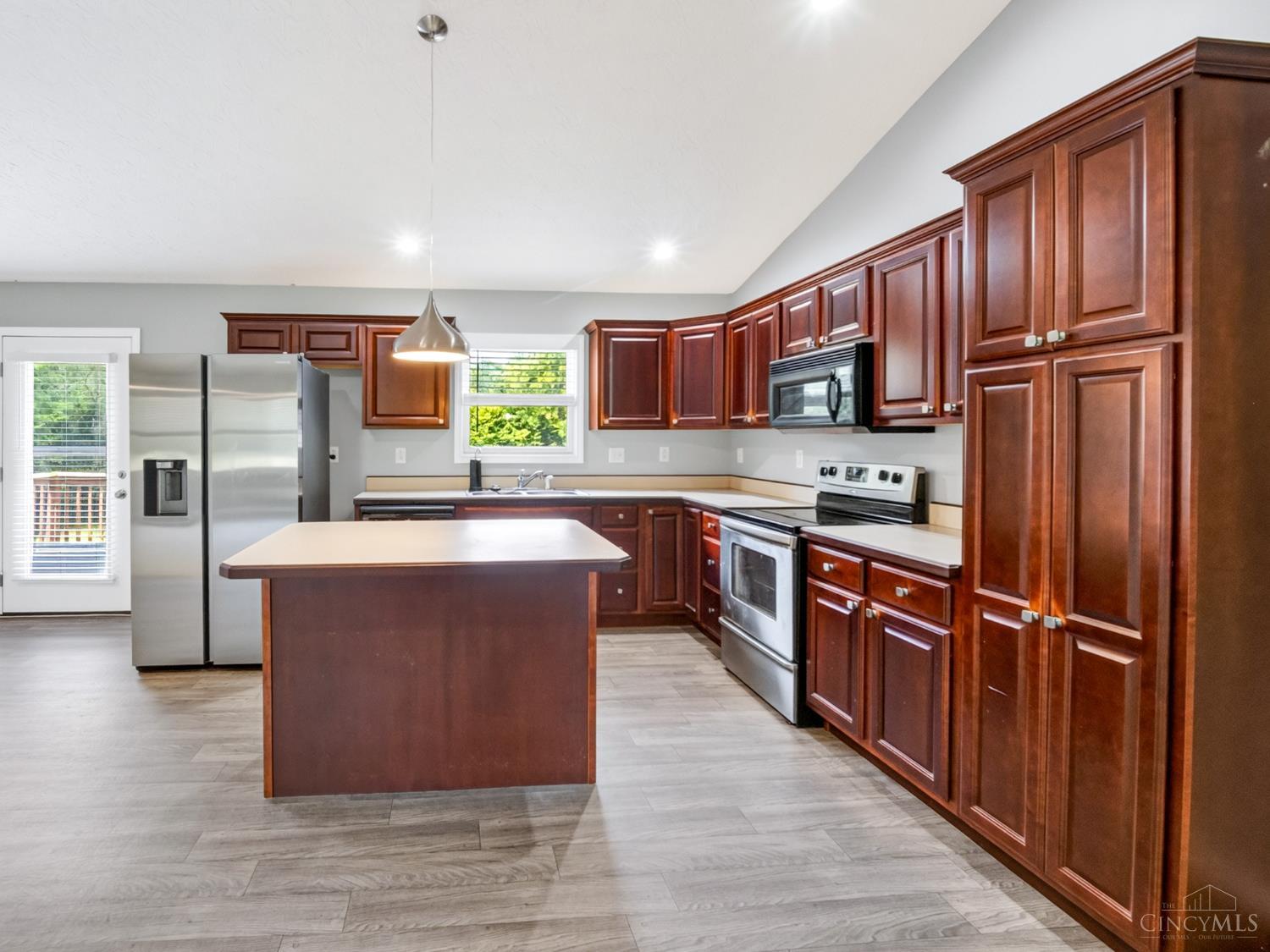 9989 Wolfe Road New Vienna, OH 45159 - Photo 5 of 43 Gallery Image 5