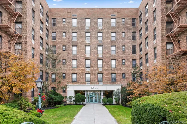 $370,000 | 226-26 Union Turnpike, Unit 1R | Oakland Gardens