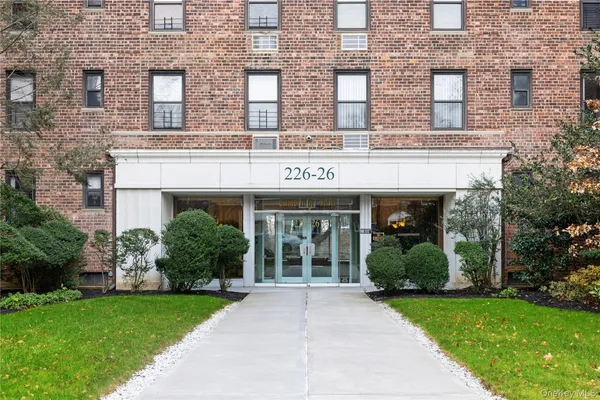 $349,000 | 226-26 Union Turnpike, Unit 1R | Oakland Gardens