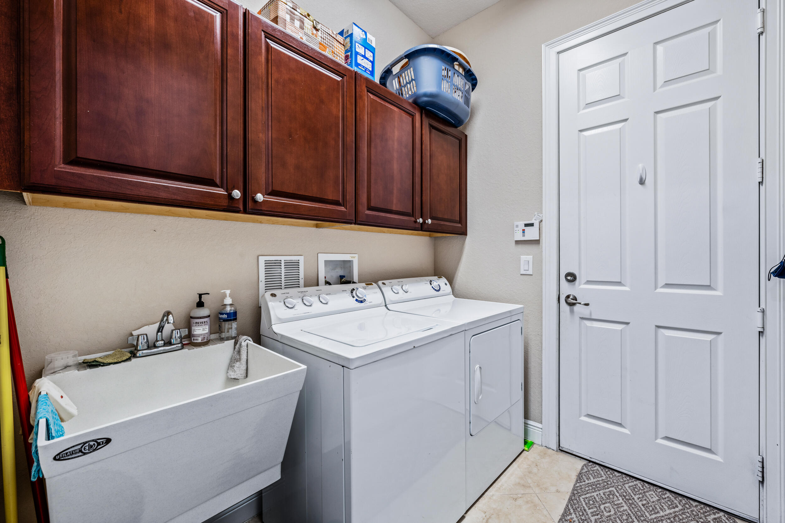 251 Rudder Cay Way Jupiter, FL 33458 - Photo 20 of 39 Laundry