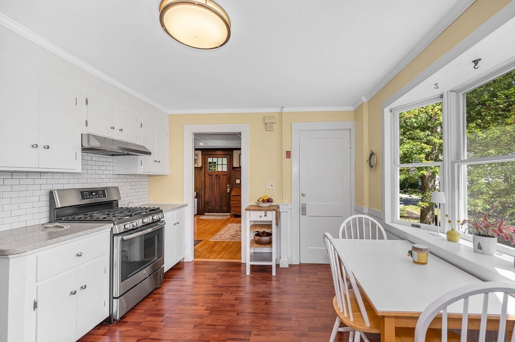 18 Wells Road Reading, MA 01867 - Photo 6 of 41