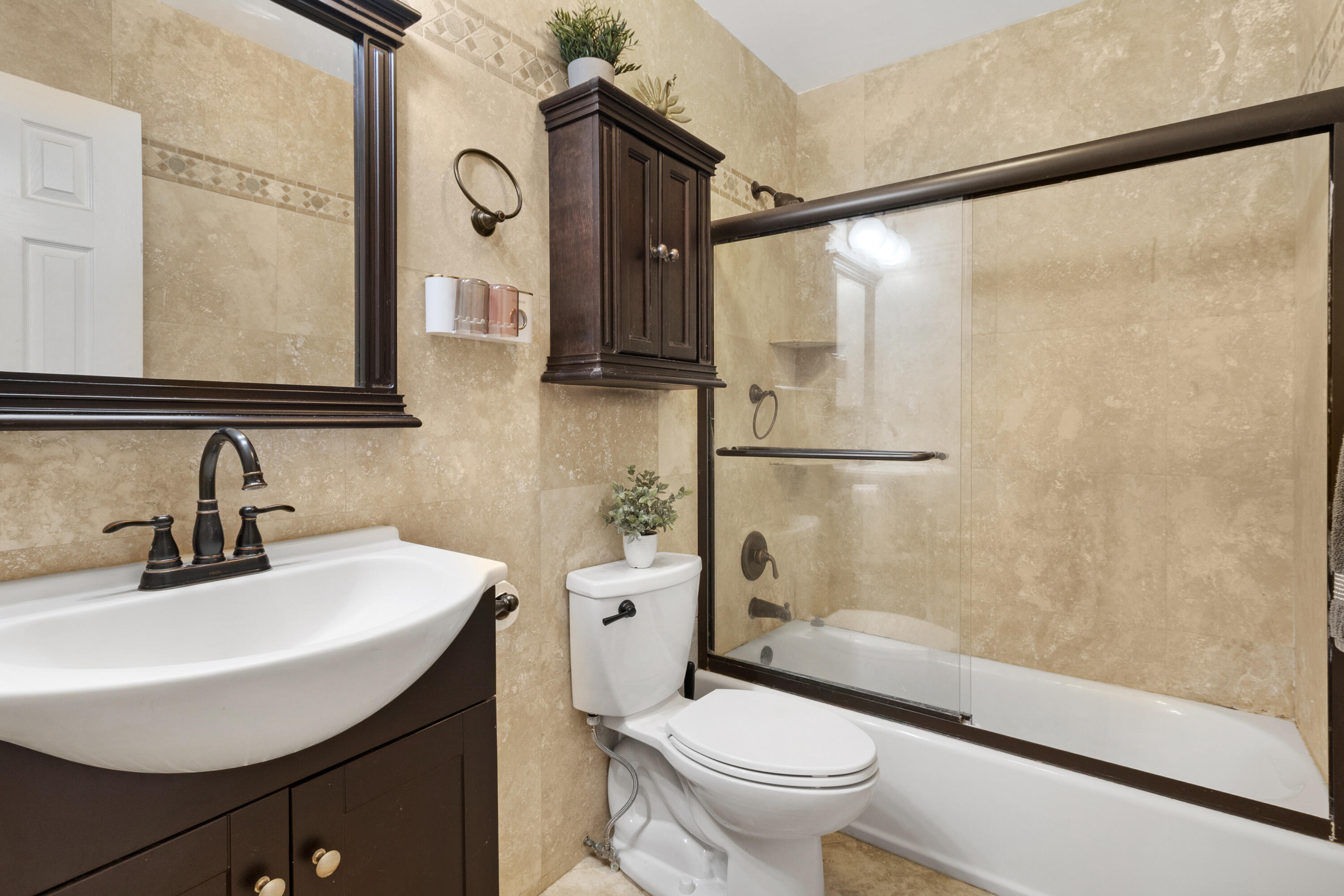 8017 Northwest 74th Terrace Tamarac, FL 33321 - Photo 21 of 32 accutour_02 8017-nw-74th-terrace -024