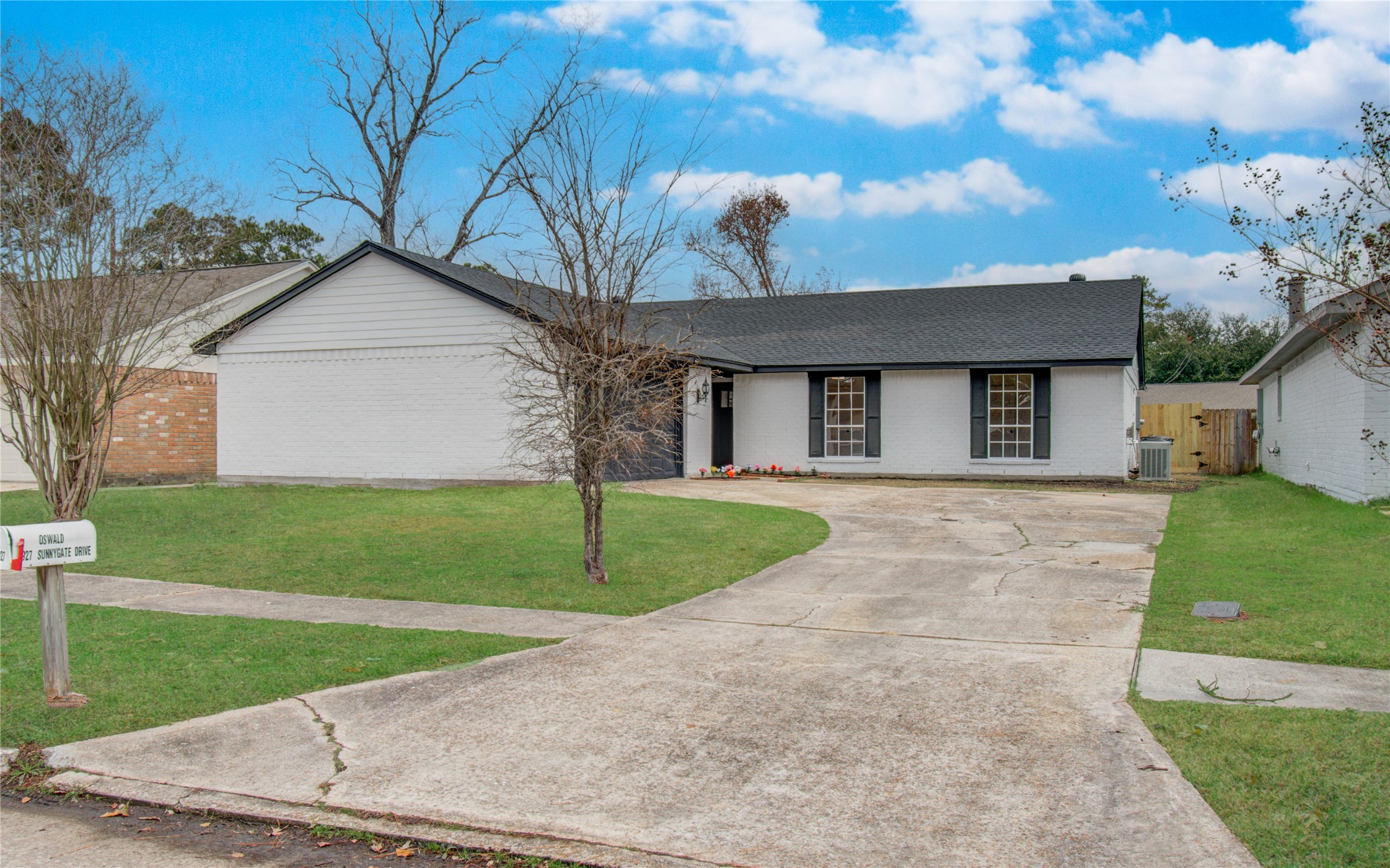 5927 Sunnygate Drive Spring, TX 77373 - Photo 2 of 34