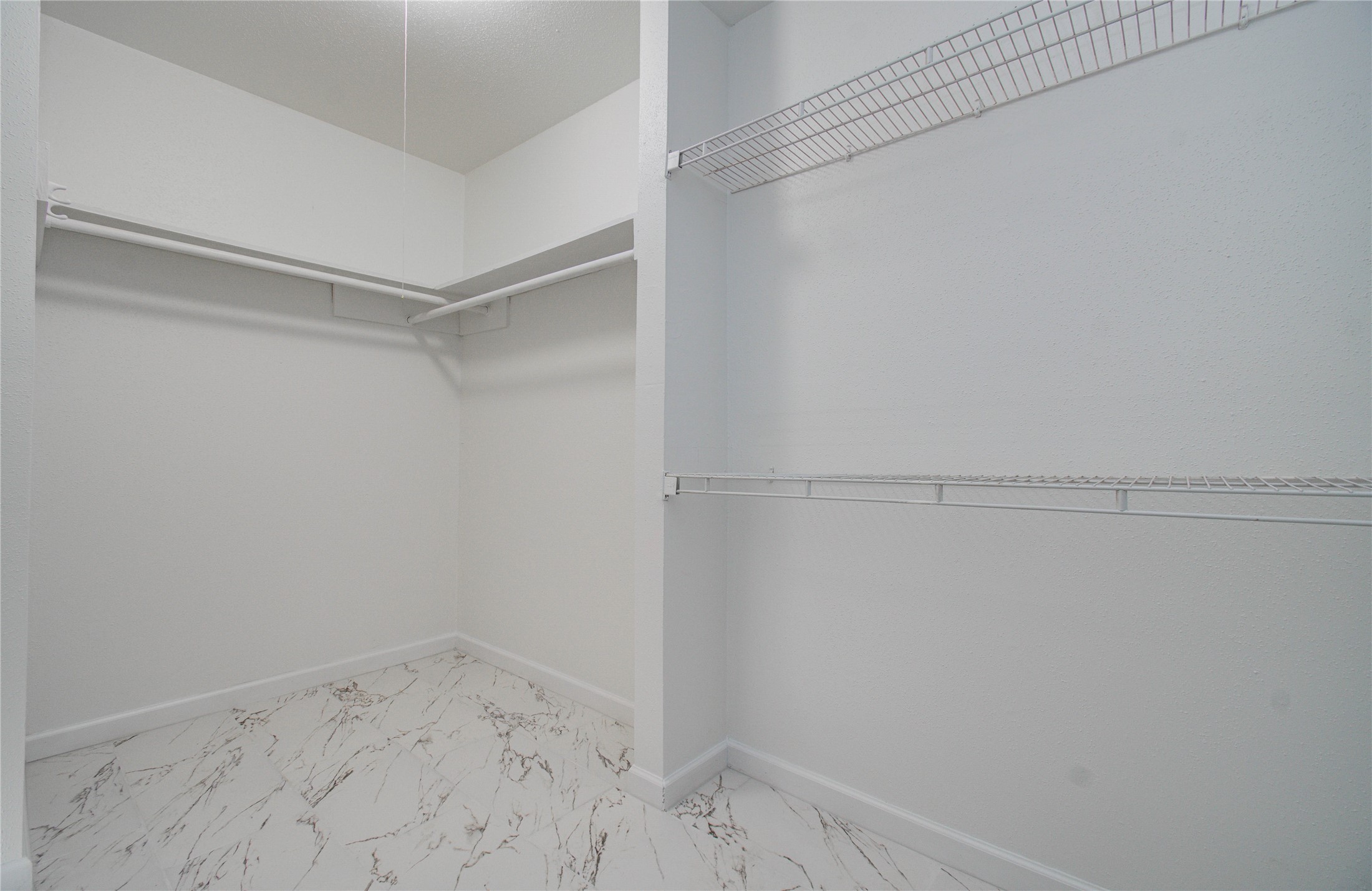 5927 Sunnygate Drive Spring, TX 77373 - Photo 24 of 34