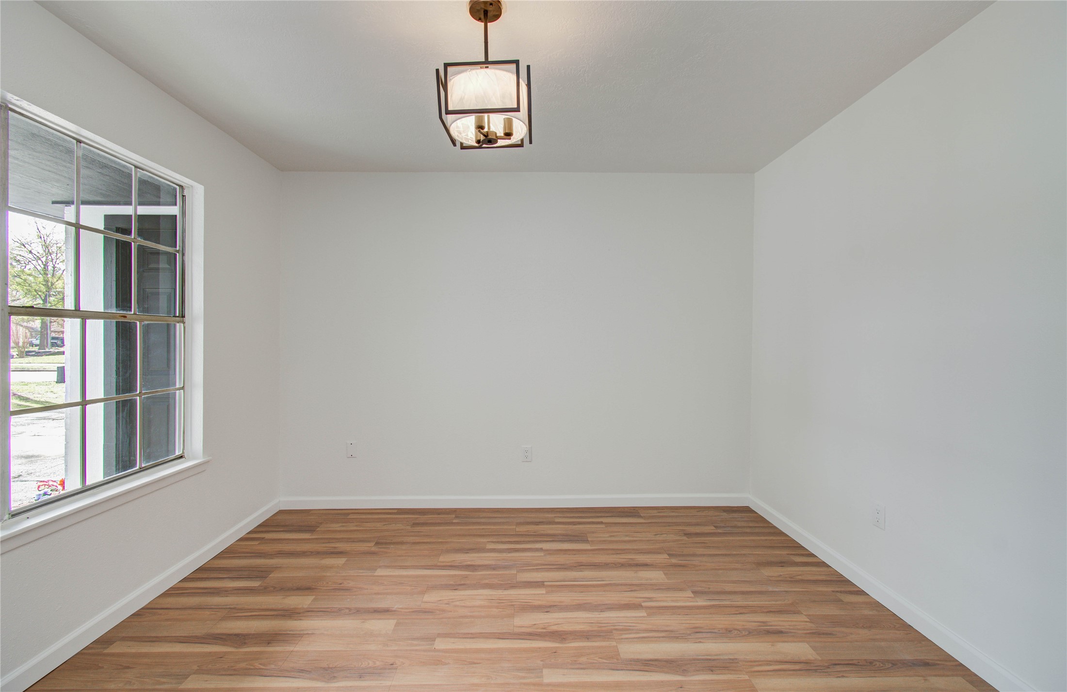 5927 Sunnygate Drive Spring, TX 77373 - Photo 5 of 34