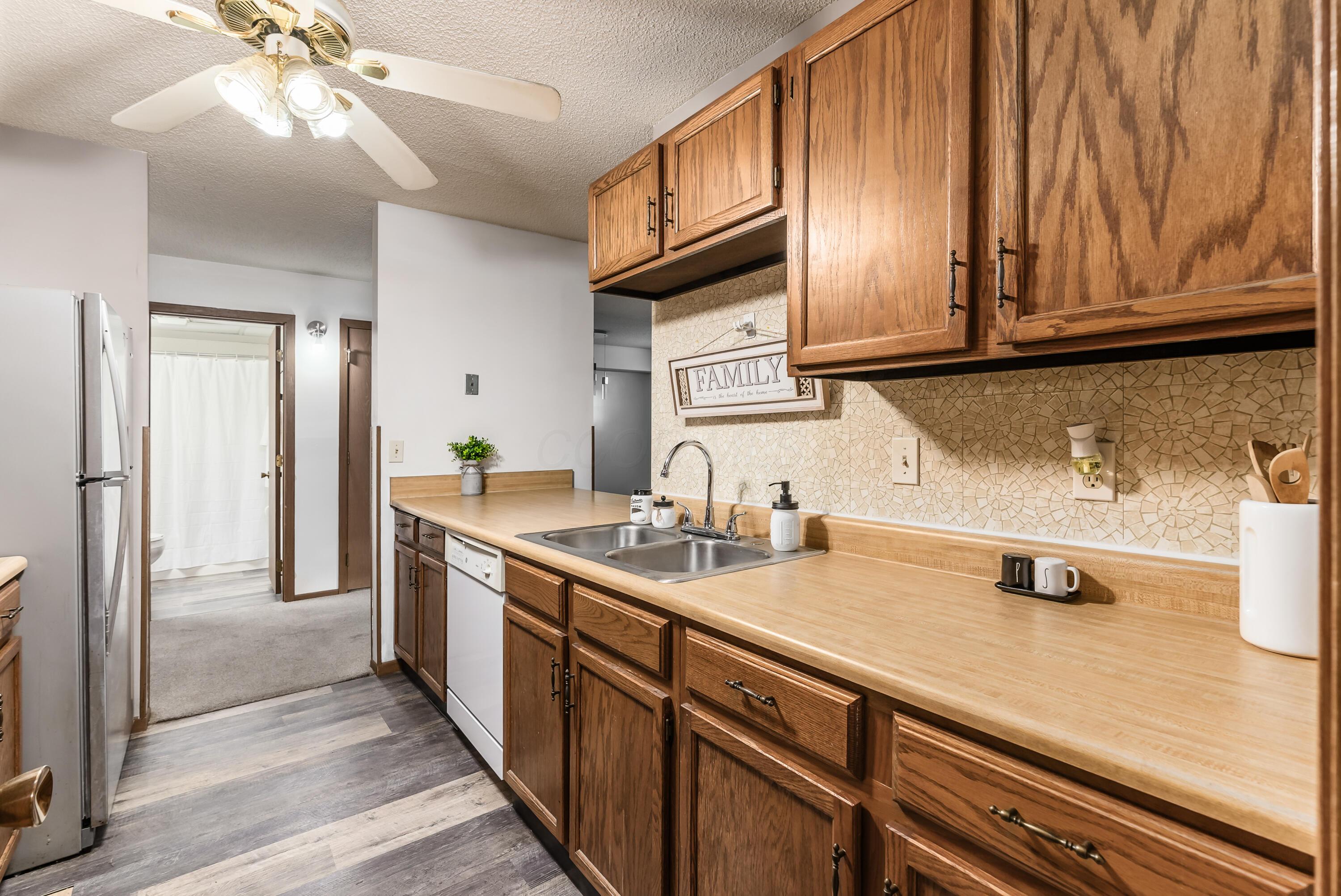4141 Karl Road, Unit 101 Columbus, OH 43224 - Photo 26 of 39 R_4141_Karl_Rd_____0052