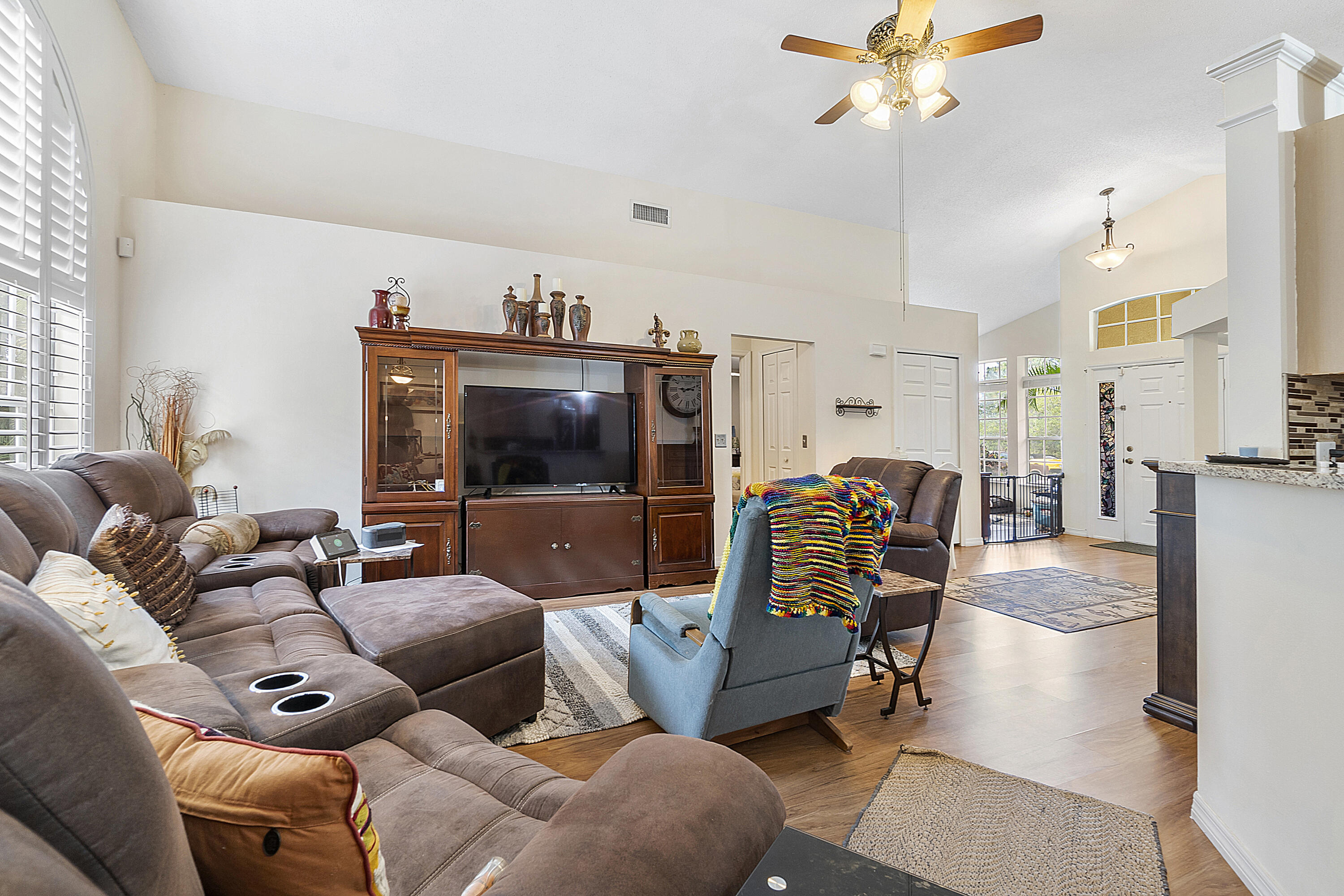 2751 Southwest Pierson Road Port St. Lucie, FL 34953 - Photo 12 of 27 2751_SW_Pierson_Rd_005