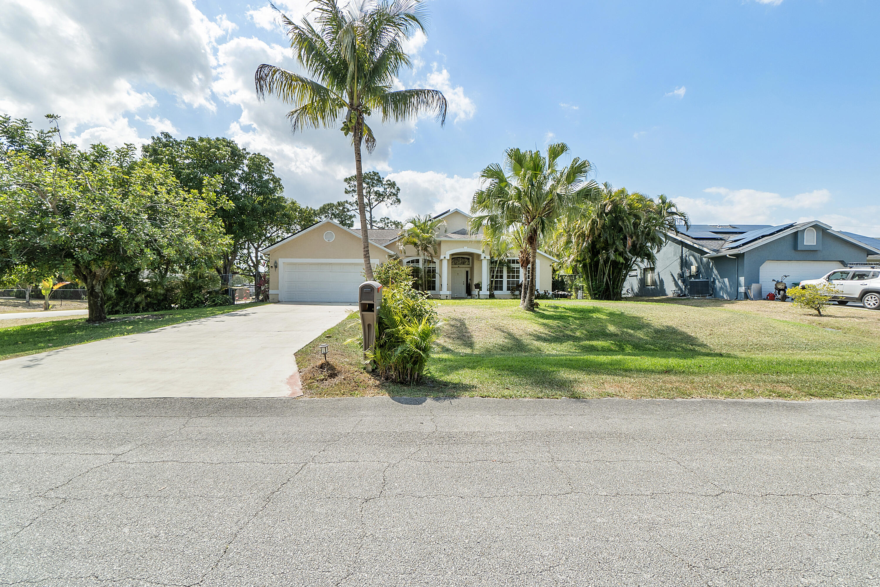 2751 Southwest Pierson Road Port St. Lucie, FL 34953 - Photo 3 of 27 2751_SW_Pierson_Rd_036