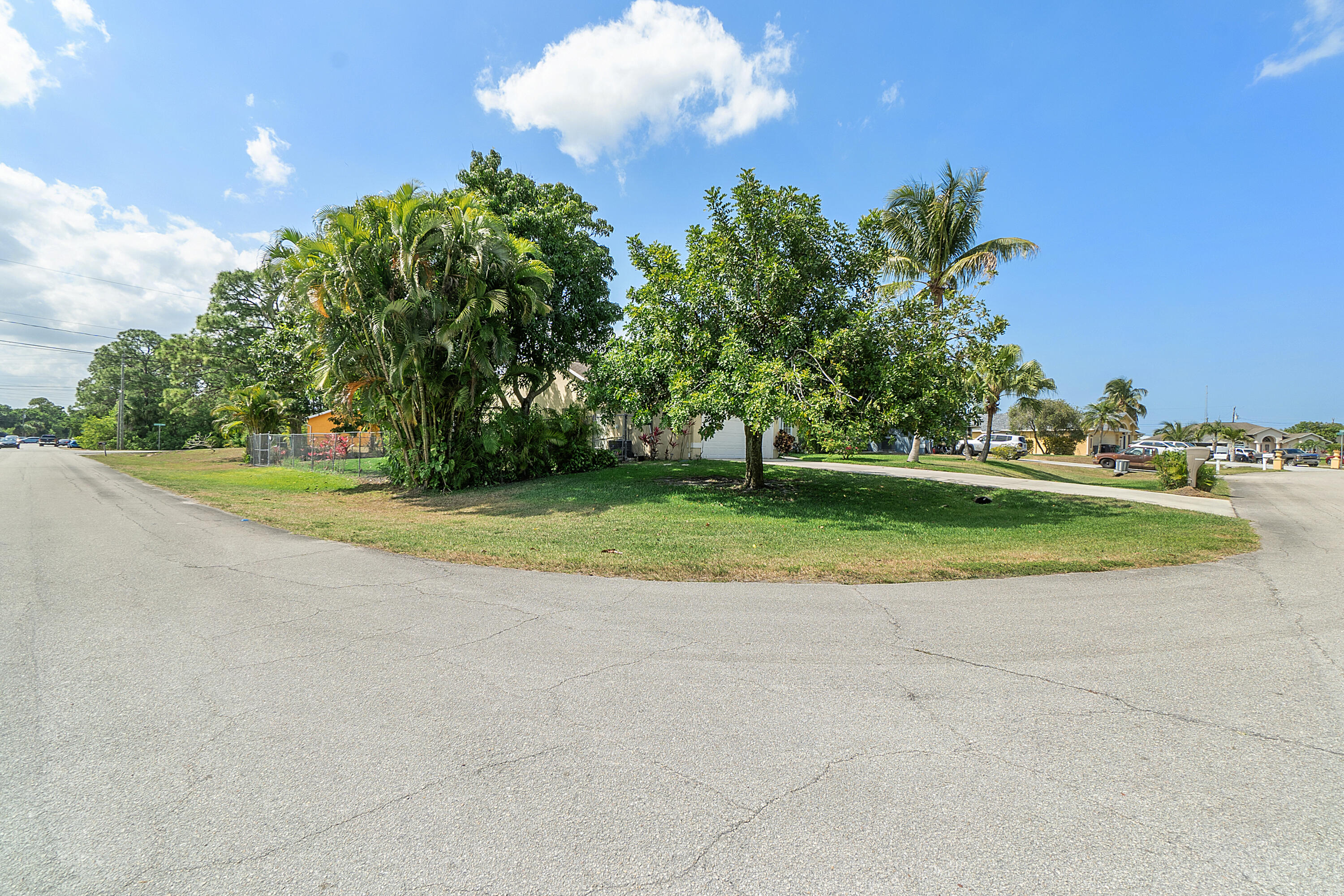 2751 Southwest Pierson Road Port St. Lucie, FL 34953 - Photo 5 of 27 2751_SW_Pierson_Rd_033