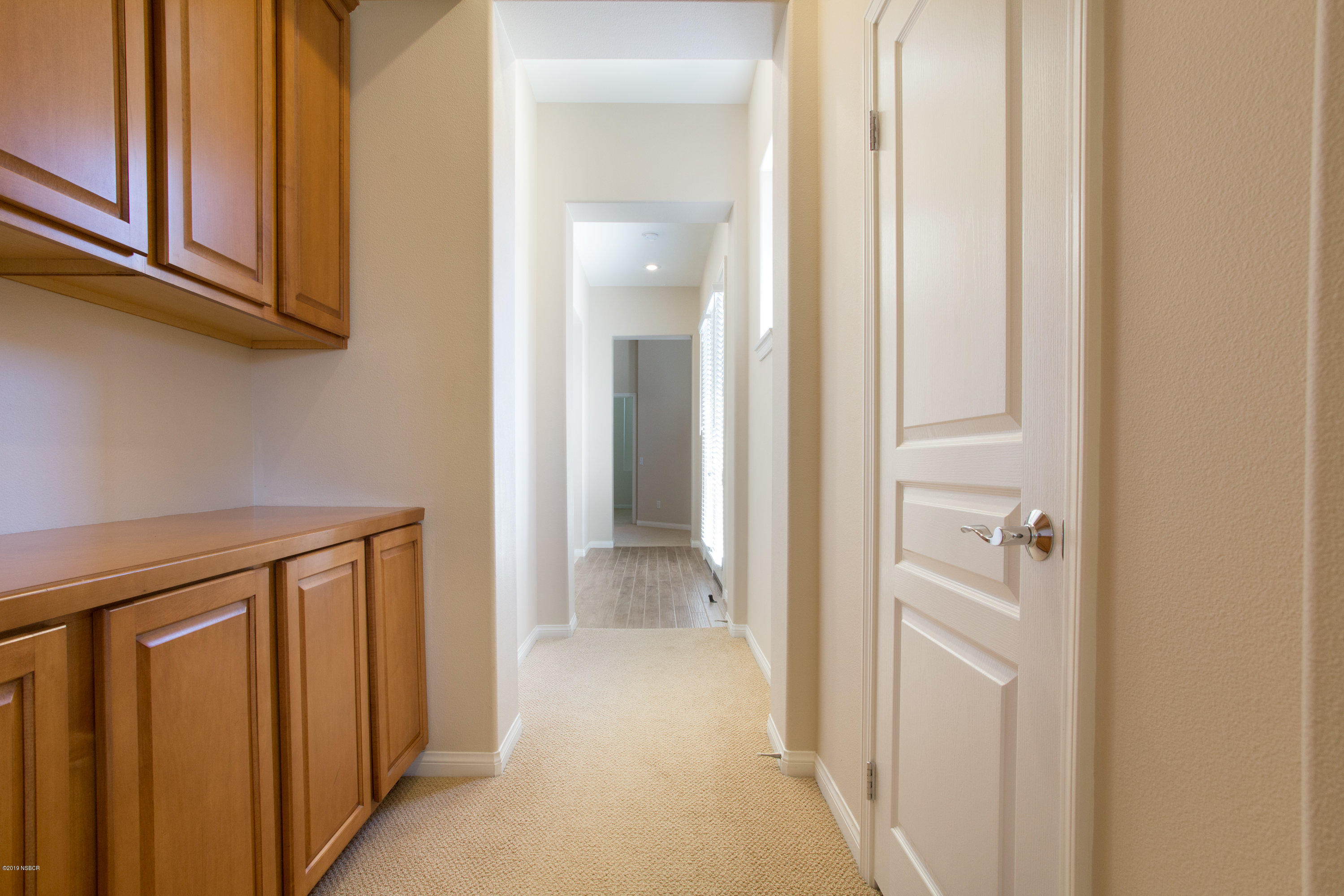447 Quail Run Road Buellton, CA 93427 - Photo 21 of 33 Hallway