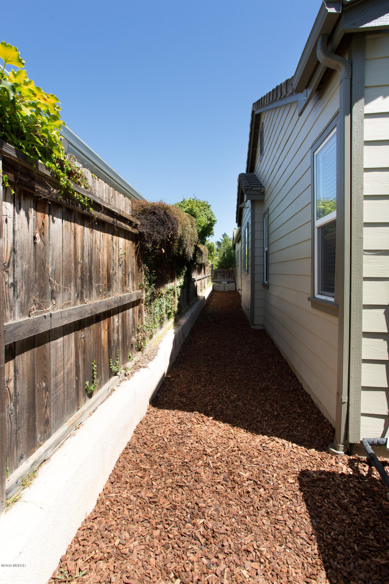 447 Quail Run Road Buellton, CA 93427 - Photo 33 of 33 Side Yard 2