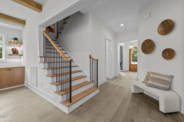 a view of entryway and workspace