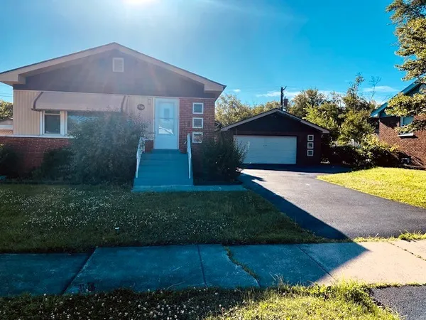 $209,900 | 511 North Manchester Drive, Chicago Heights, IL 60411