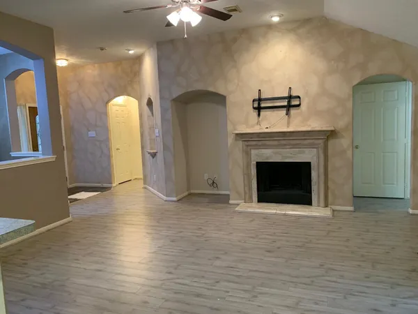 $2,100 | 12918 Stratford Mill Lane, Sugar Land, TX 77498
