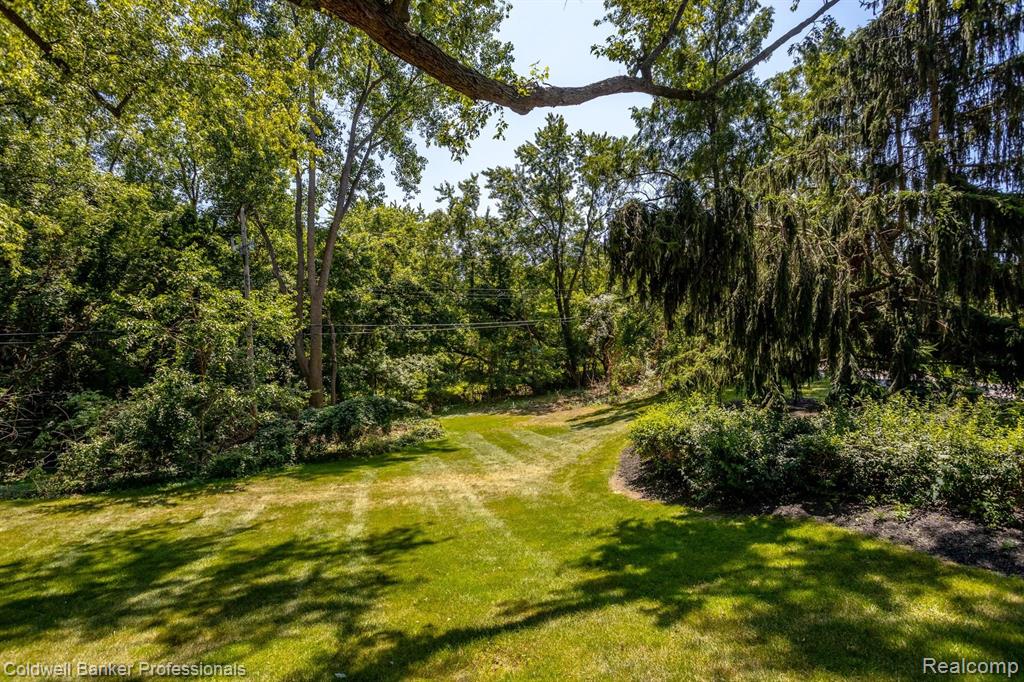 2623 Worcester Road West Bloomfield, MI 48323 - Photo 16 of 68
