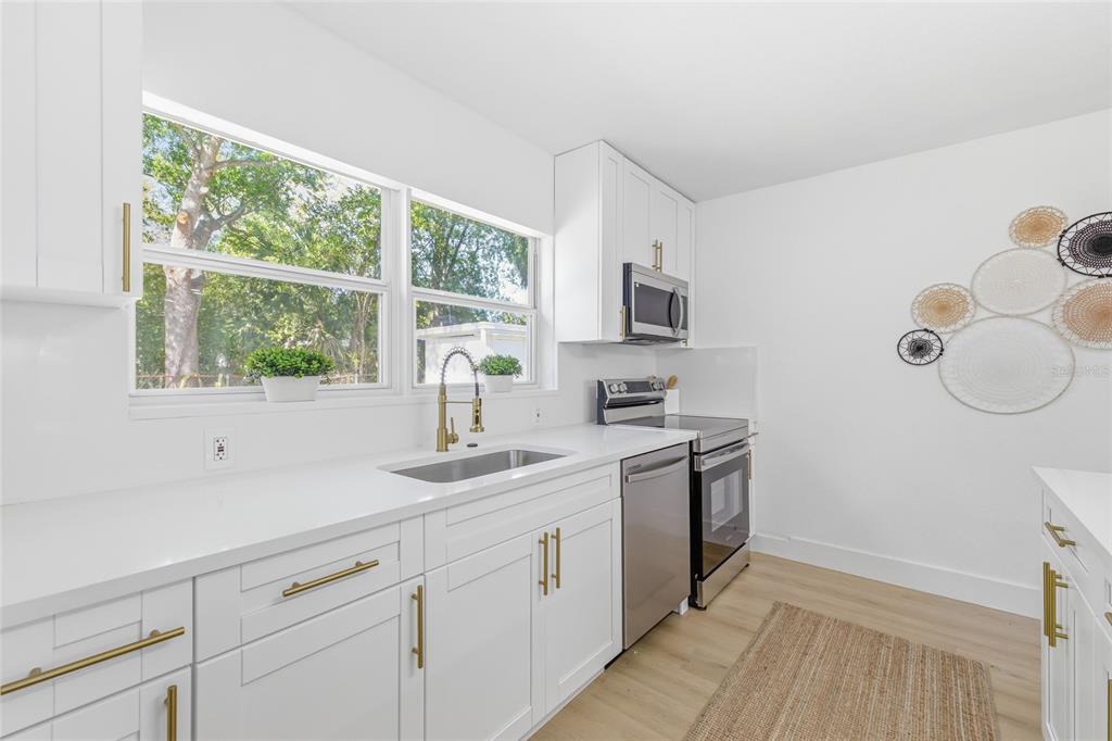 3917 West Pine Street Tampa, FL 33607 - Photo 14 of 40