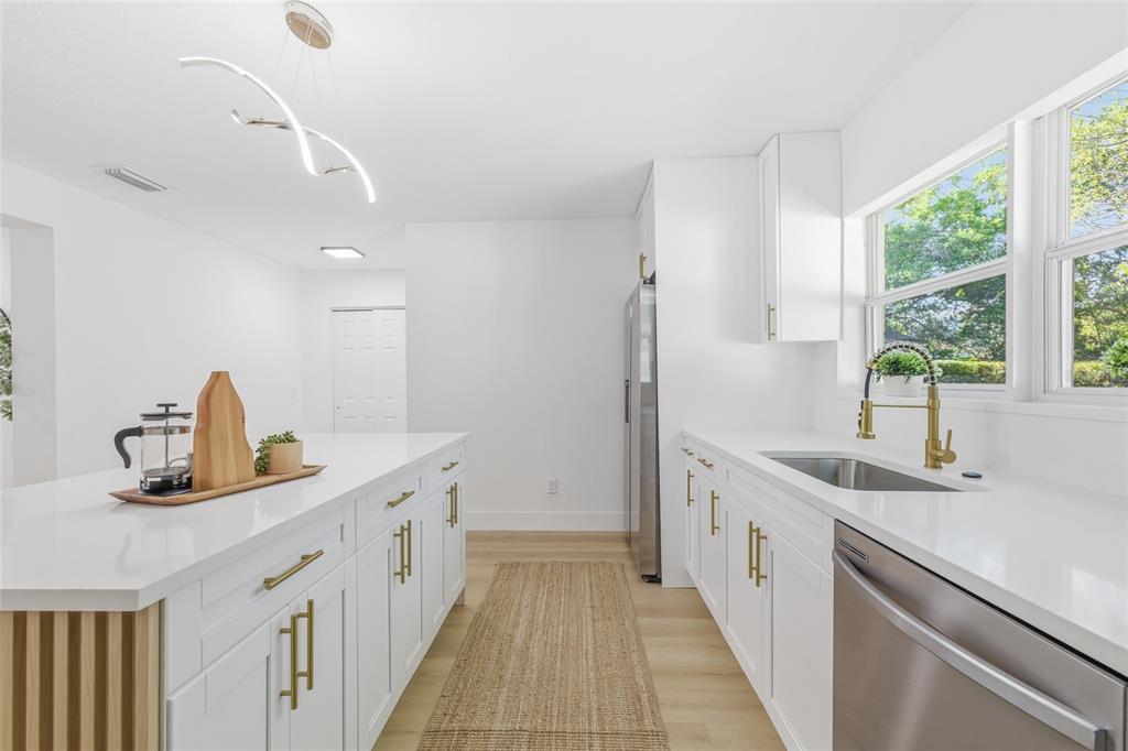 3917 West Pine Street Tampa, FL 33607 - Photo 16 of 40