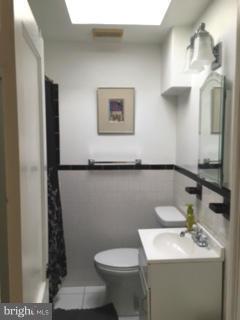 1228 Haverhill Road Baltimore, MD 21229 - Photo 9 of 14 Bath