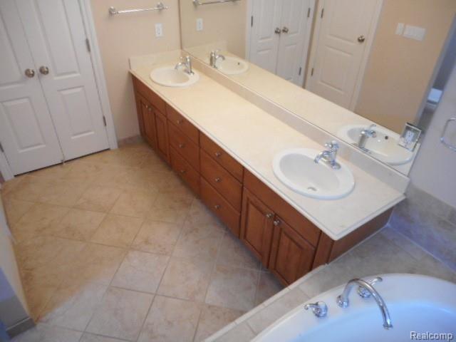 653 Langley Road Rochester Hills, MI 48309 - Photo 50 of 75