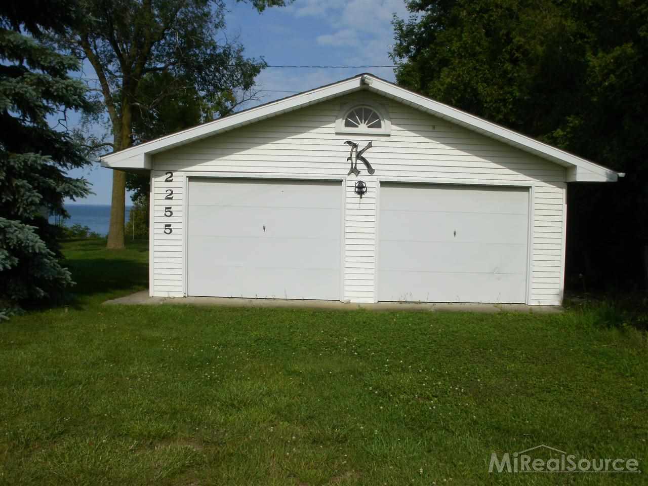 2249-2255 Lakeshore Road Applegate, MI 48401 - Photo 8 of 16 31199441-7.JPG