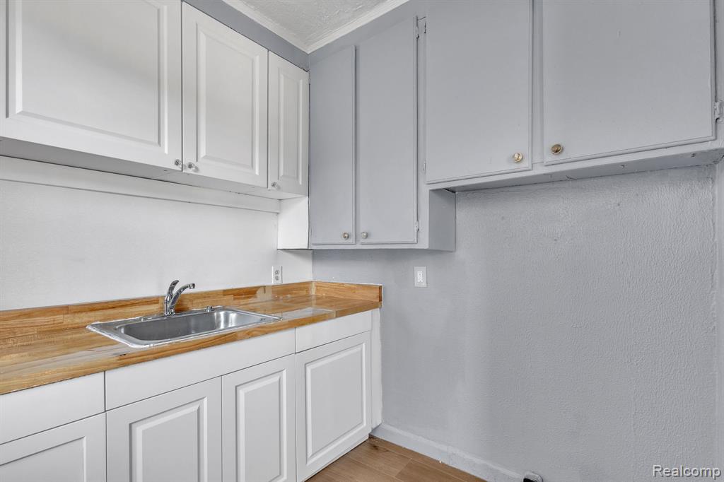 17701 Manderson Road Highland Park, MI 48203 - Photo 12 of 42