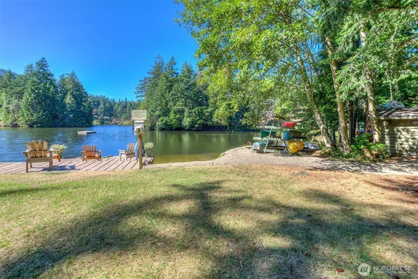 a view of a lake with houses