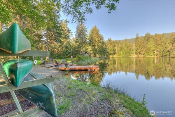 a view of a lake with houses