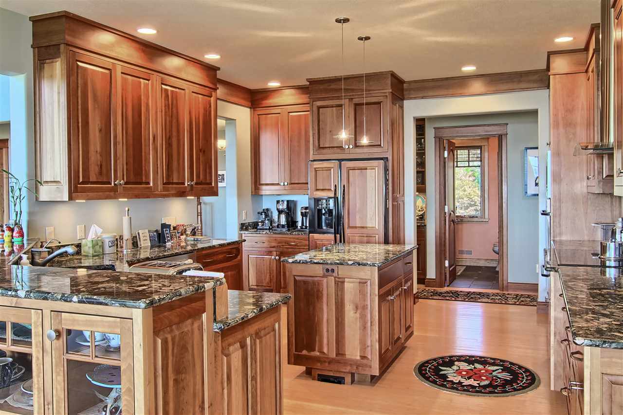 2916 Neahtawanta Road Traverse City, MI 49686 - Photo 13 of 75 1831431-12.JPG