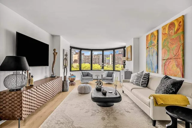 $1,295,000 | 330 East 38th Street, Unit 7Q | Murray Hill