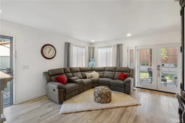 $560,000 | 1233 Sunkist Circle, Corona, CA 92882