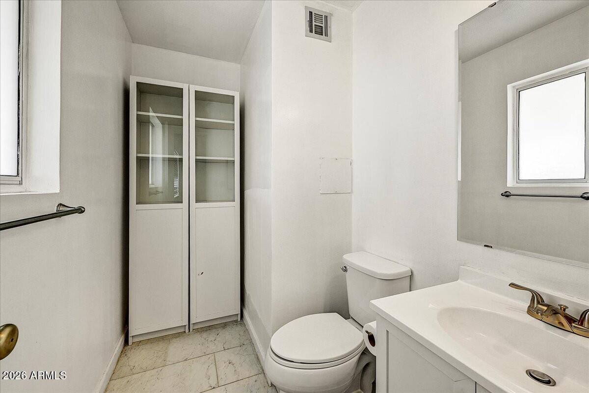 3808 West Bloomfield Road Phoenix, AZ 85029 - Photo 19 of 34 Bathroom in upstairs bedroom