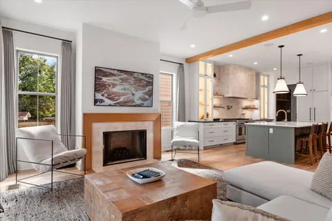 $1,025,000 | 6362 A Columbia Avenue, Nashville, TN 37209