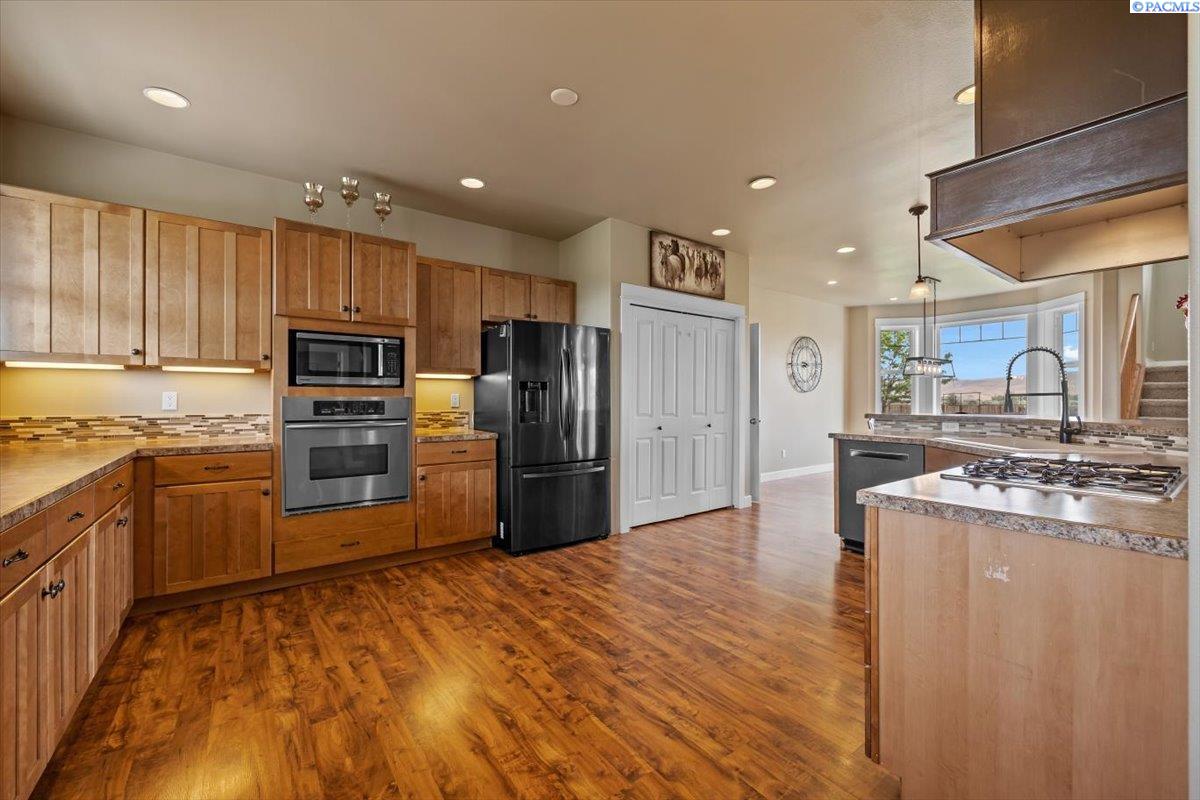 168715 West Johnson Road Prosser, WA 99350 - Photo 11 of 49 Gallery Image 11
