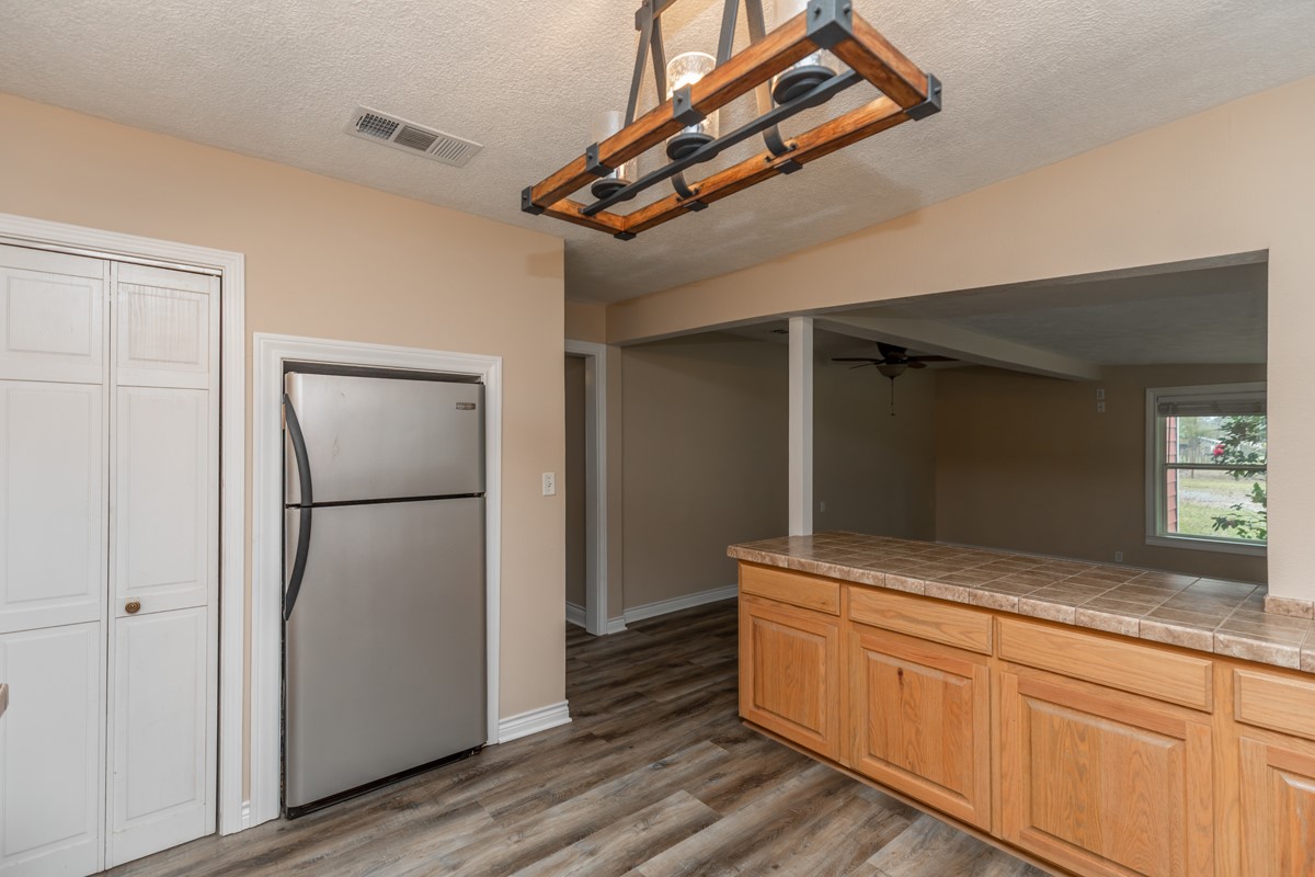 4205 North Tram Road Vidor, TX 77662 - Photo 13 of 32