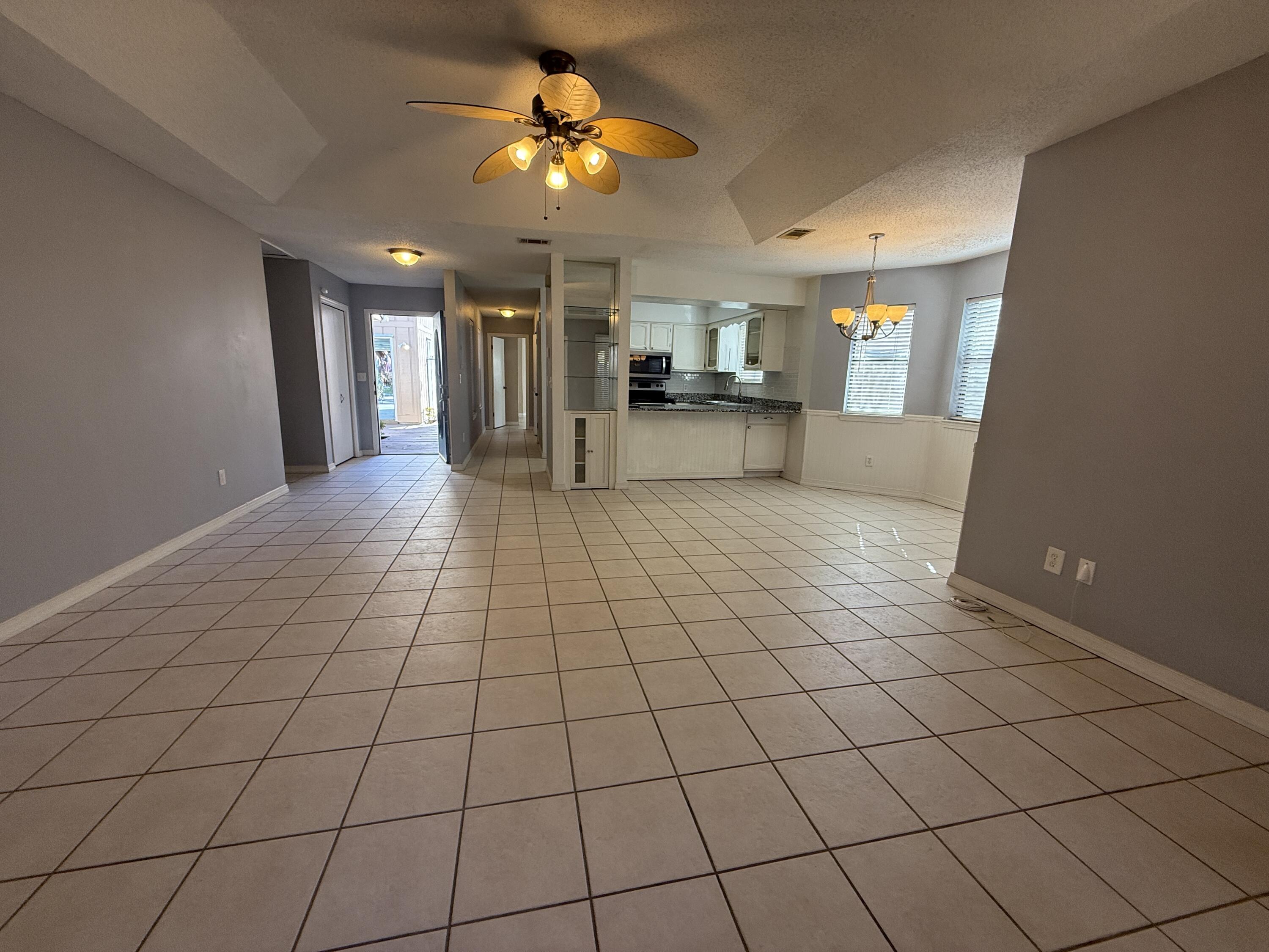 111 Post Oak Place Shalimar, FL 32579 - Photo 5 of 22 IMG_4588