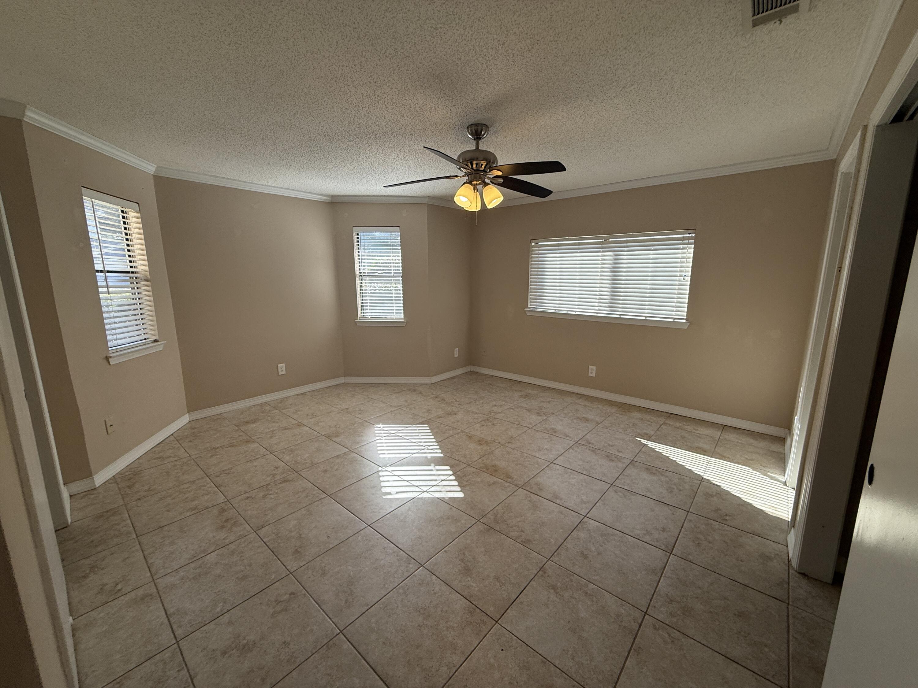 111 Post Oak Place Shalimar, FL 32579 - Photo 8 of 22 IMG_4579