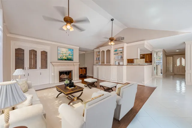 $2,200 | 365 Champions Colony III, Houston, TX 77069