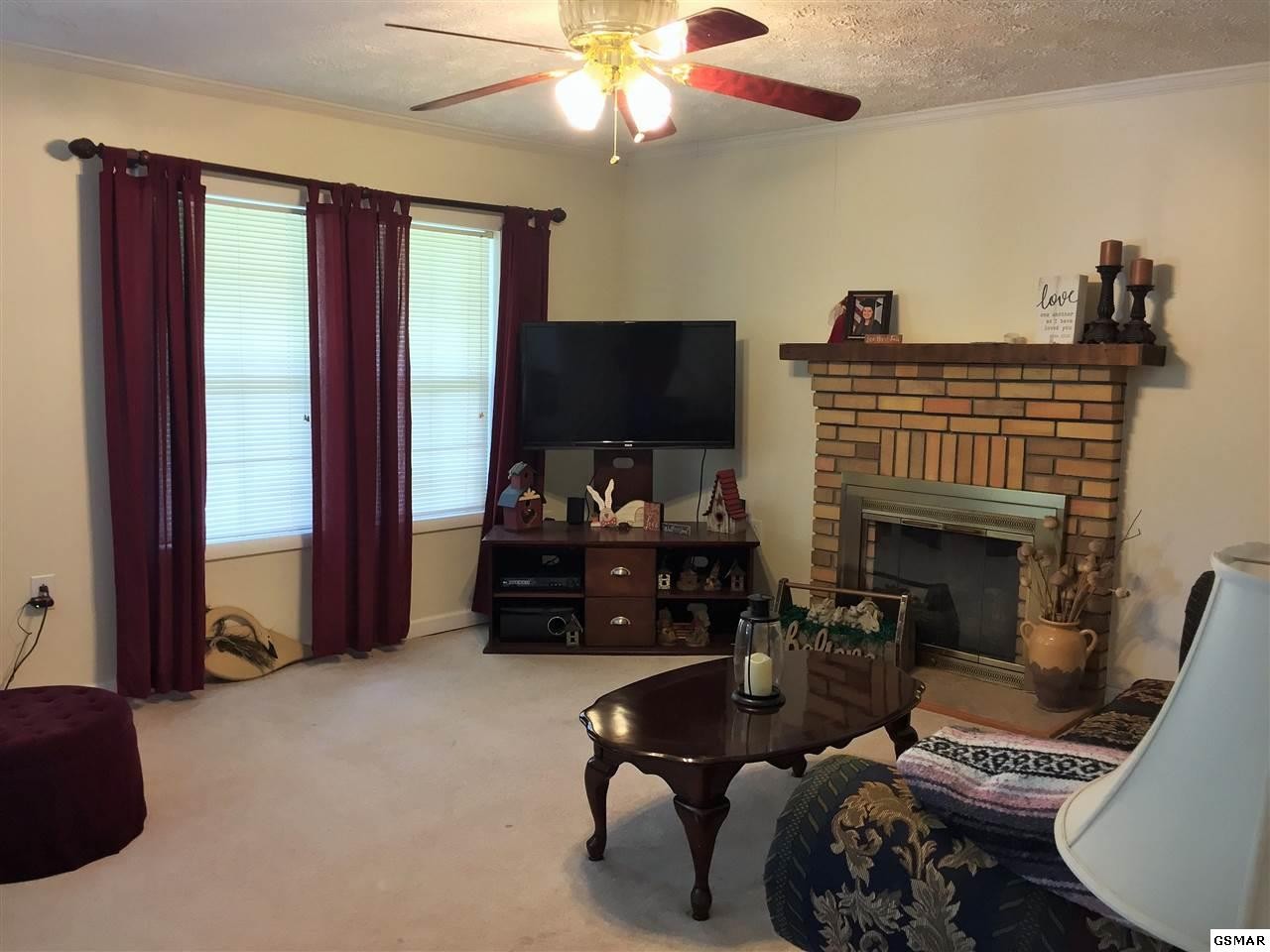 2368 Jim Henry Road Dandridge, TN 37725 - Photo 4 of 34 Gallery Image 4