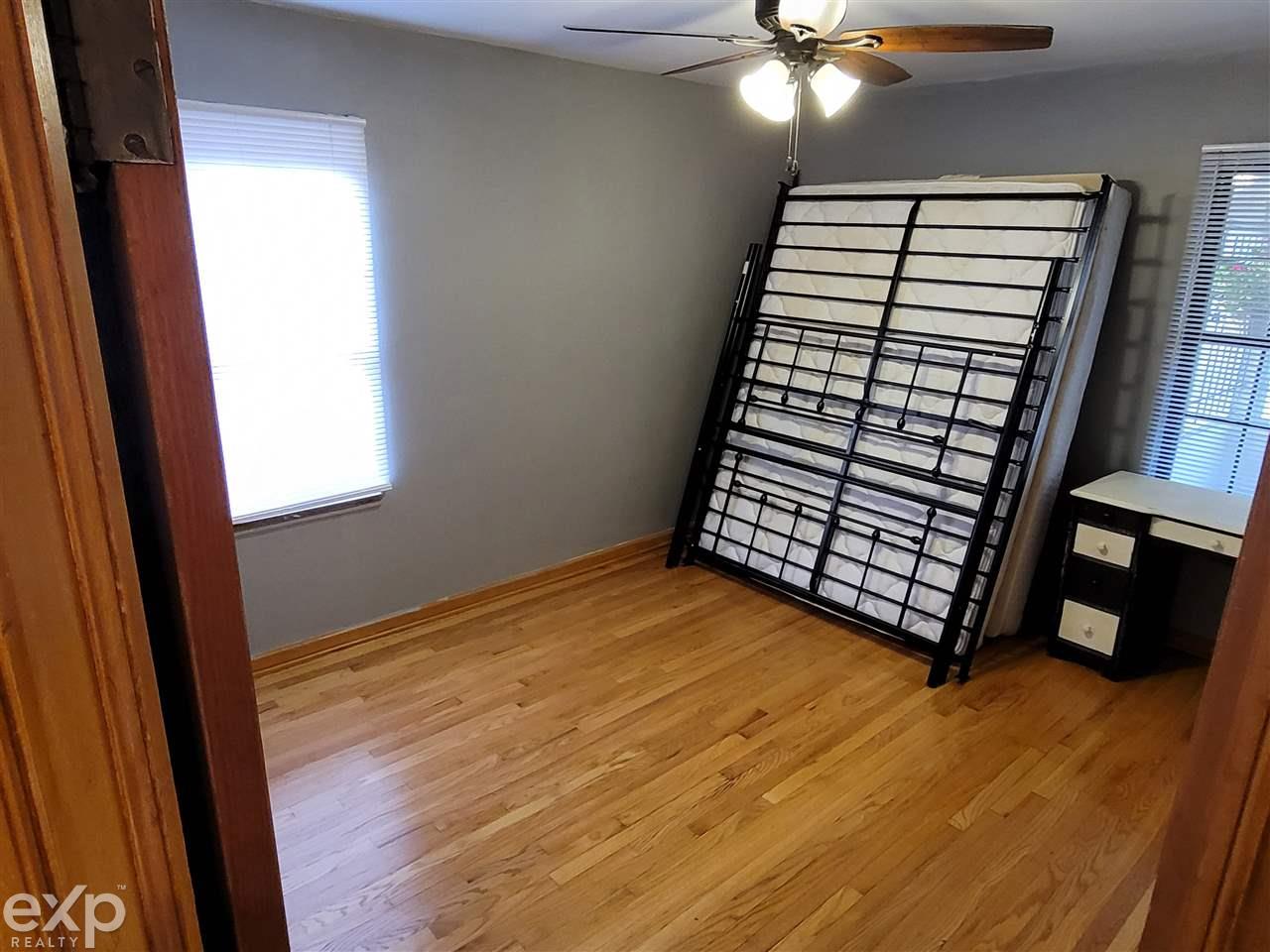 11327 Balfour Road Detroit, MI 48224 - Photo 11 of 25 50031089-15.JPG