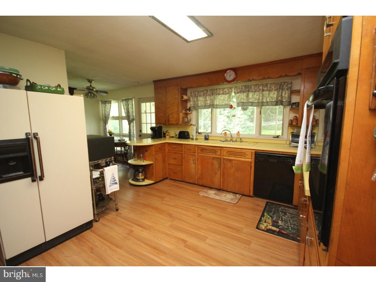 18 Hilltop Road Trenton, NJ 08638 - Photo 4 of 9 Gallery Image 4
