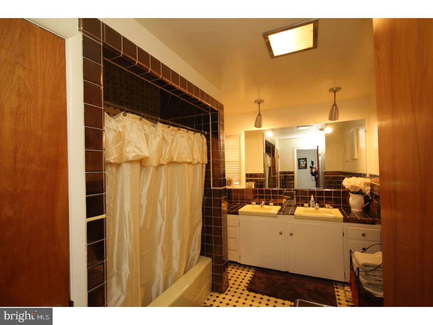 18 Hilltop Road Trenton, NJ 08638 - Photo 8 of 9 Gallery Image 8