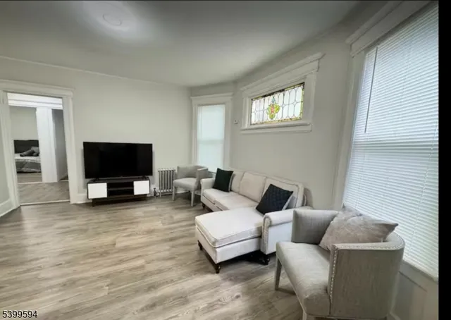 $1,950 | 854 South 15th Street, Unit 2, Newark, NJ 07108