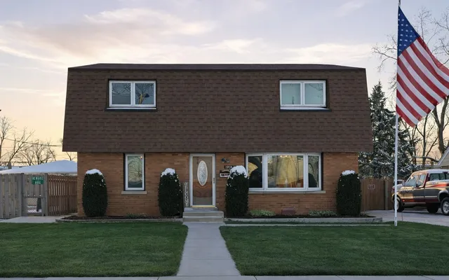 $400,000 | 10936 McVicker Avenue, Chicago Ridge, IL 60415