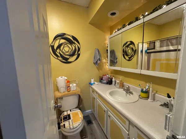 $113,500 | 11 Sommerset Drive, Jacksonville, IL 62650