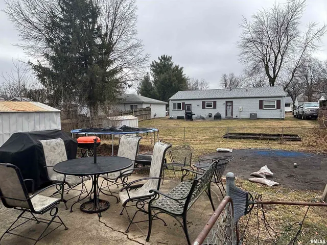 $115,000 | 11 Sommerset Drive, Jacksonville, IL 62650