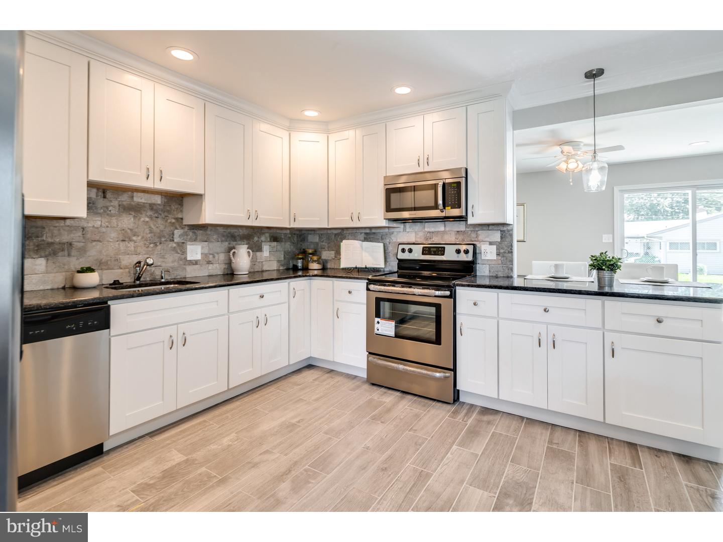 28 Beechtree Road Levittown, PA 19057 - Photo 5 of 11 Kitchen